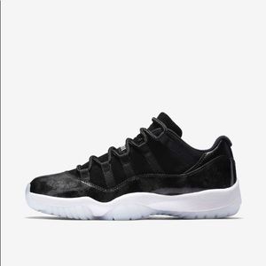 Low top Jordan 11’s Size 3 preschool